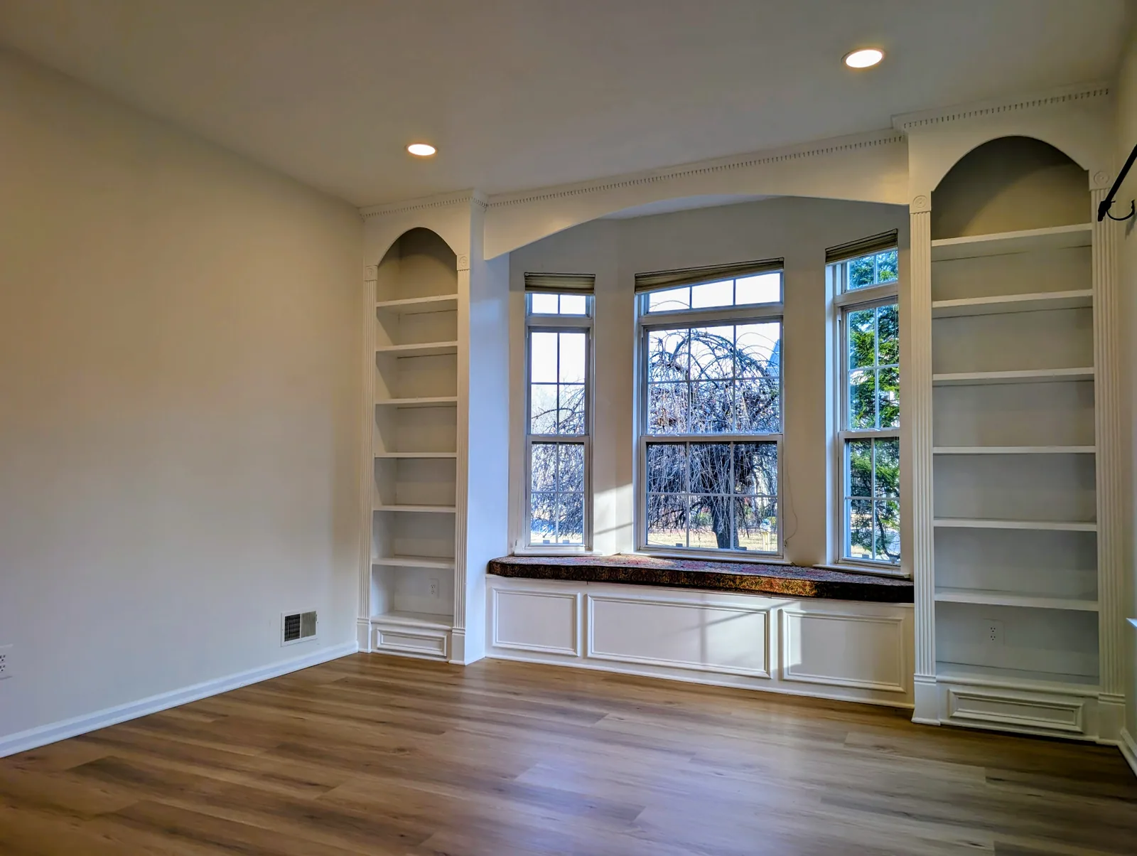 Built-In Bay Window Seat