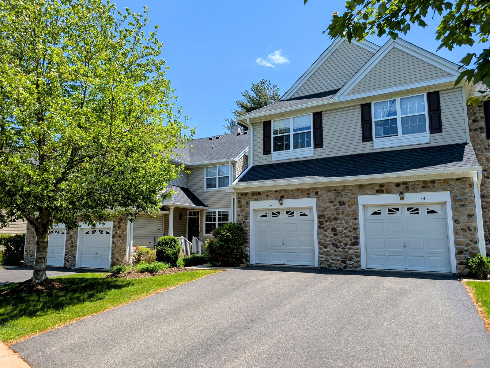 36 Scarlet Oak Dr