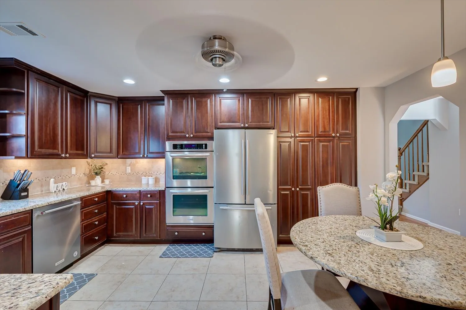 Updated Eat-In Kitchen